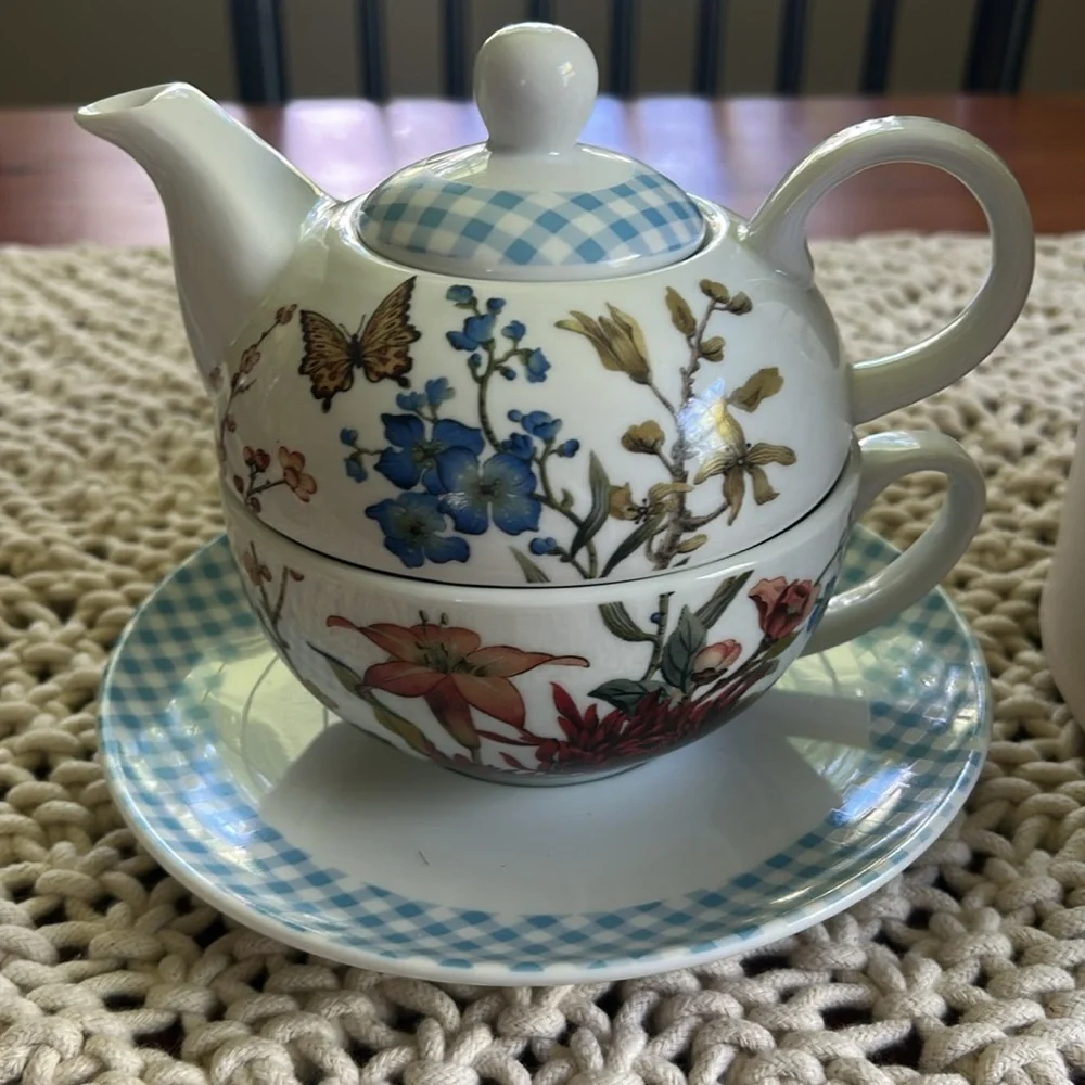 Fringe Studio Floral Fine Porcelain Tea For One new in original box